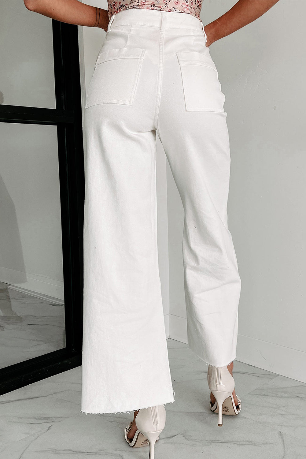 กางเกงยีนส์ Solid Raw Hem ขากว้างสีขาว