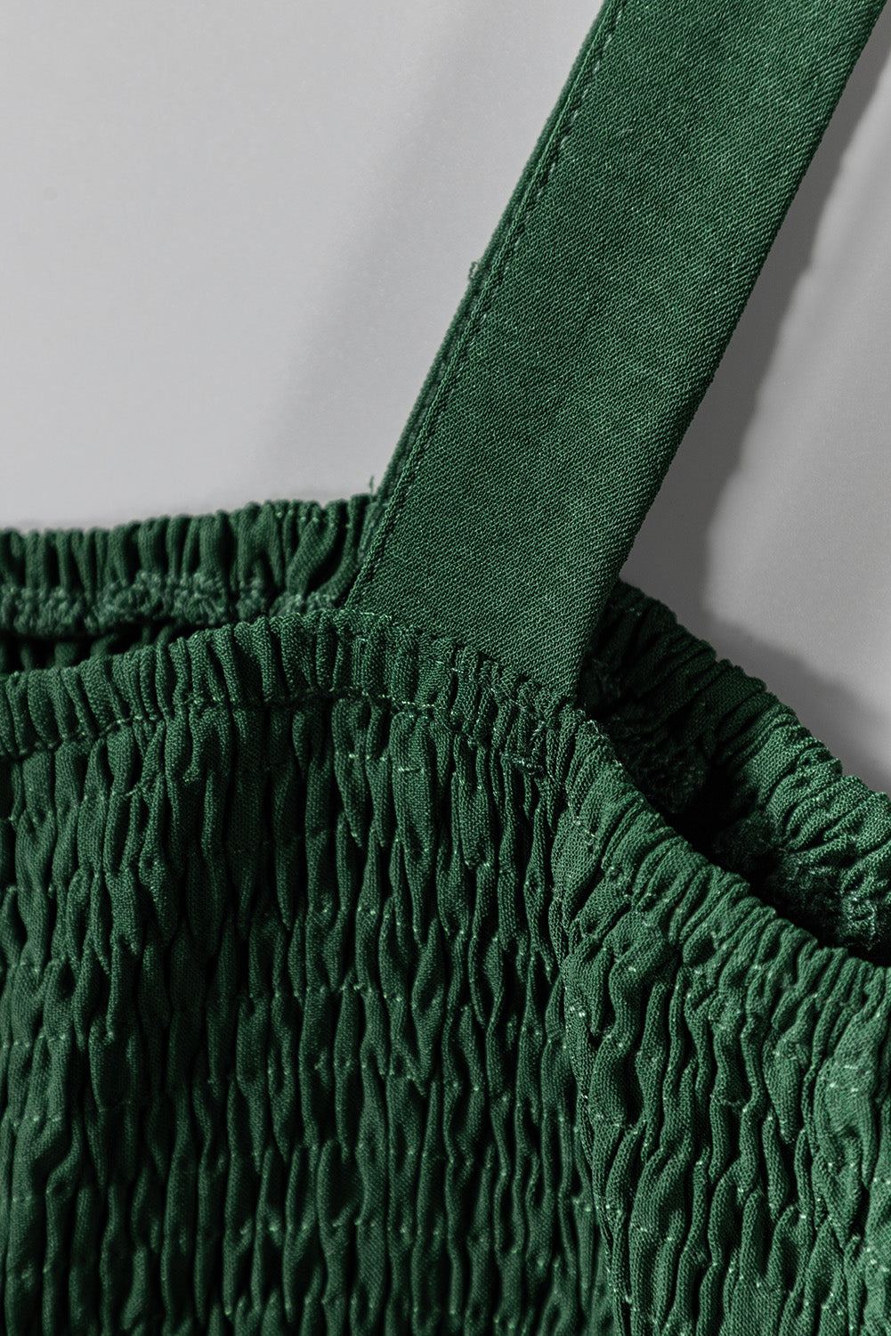 จั๊มสูทขากว้างแขนกุดสม็อคสีเขียวมีกระเป๋า