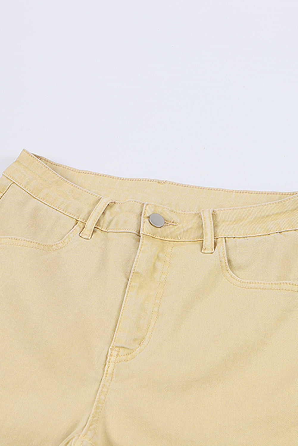 กางเกงยีนส์บานกลางเอวสีกากี Raw Edge