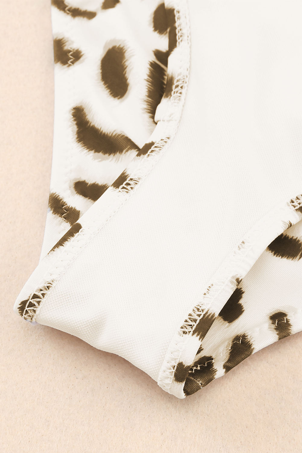 ชุดว่ายน้ำวันพีซแบบไหล่เดียวพิมพ์ลายเสือดาว