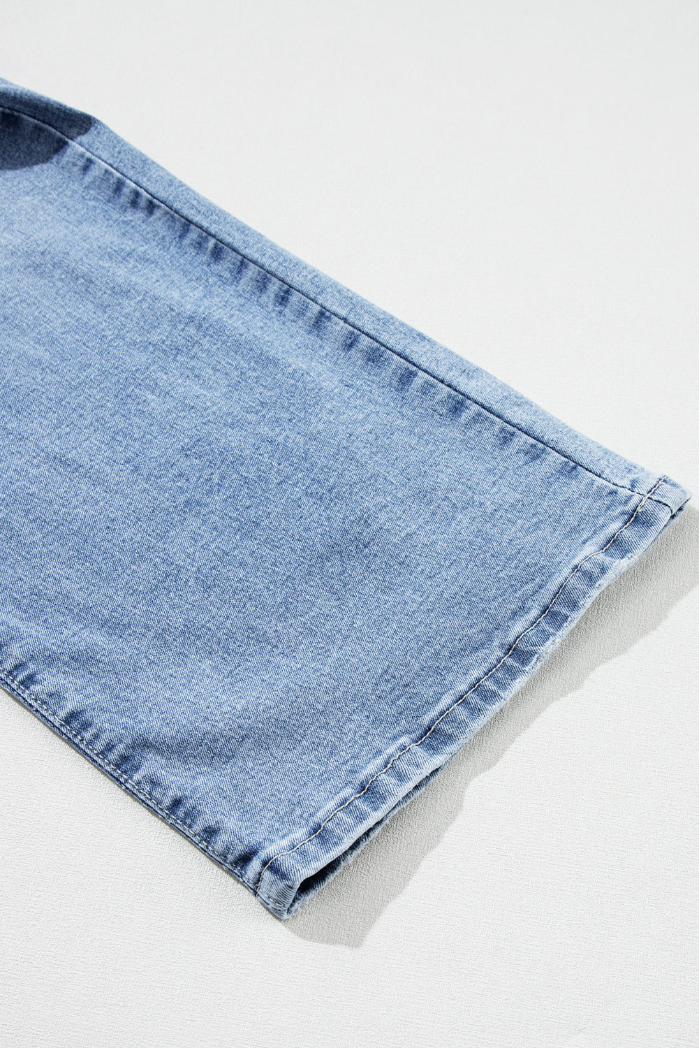 กางเกงยีนส์ขาตรงเอวสูงสีฟ้าอ่อน