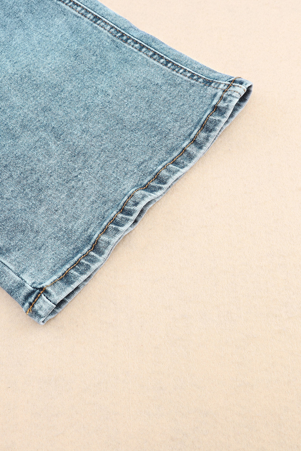 กางเกงยีนส์ขากว้างสไตล์คาร์โกสีฟ้าเท่