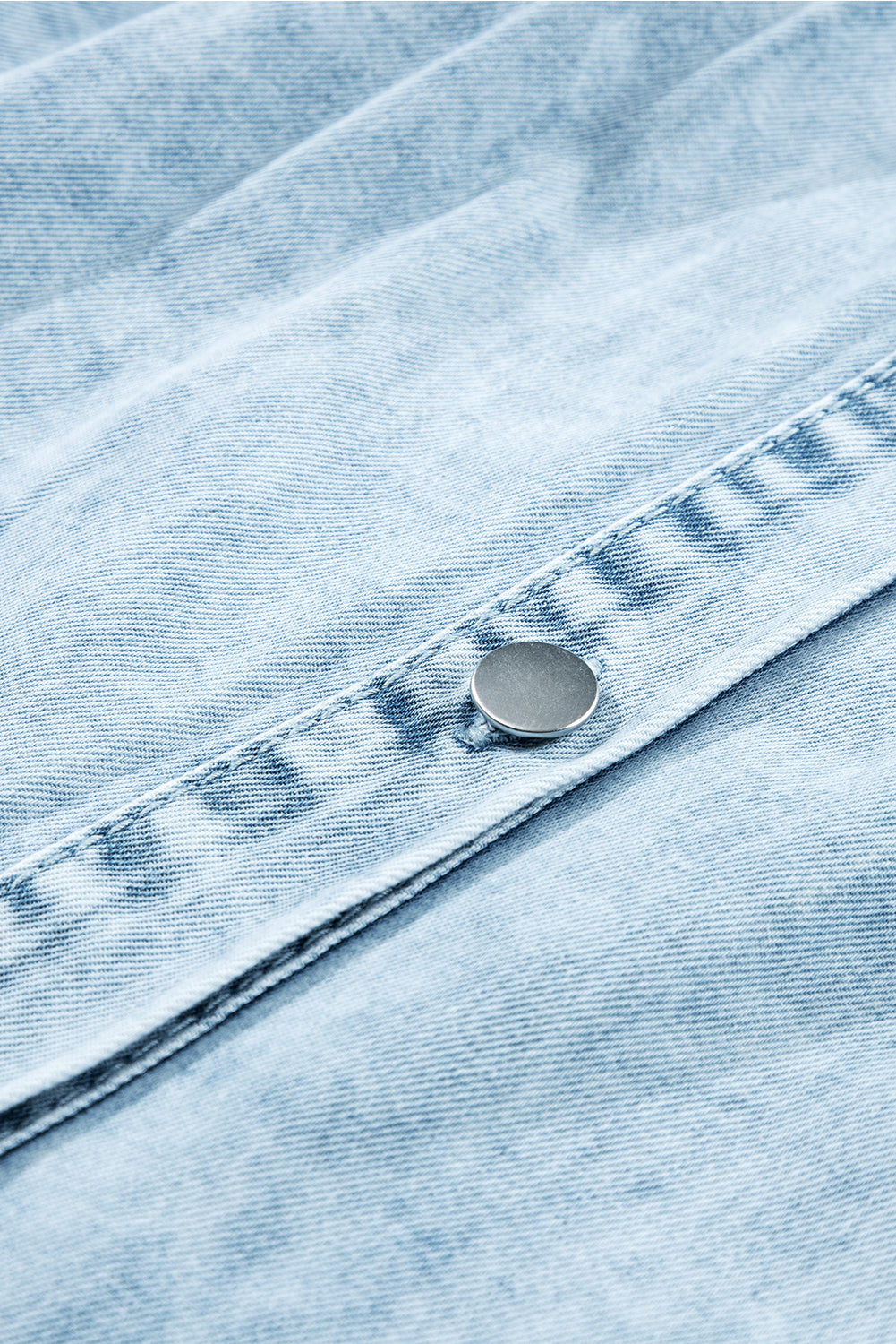 ชุดเดรสยีนส์แขนสั้นติดกระดุม Beau Blue Mineral Wash