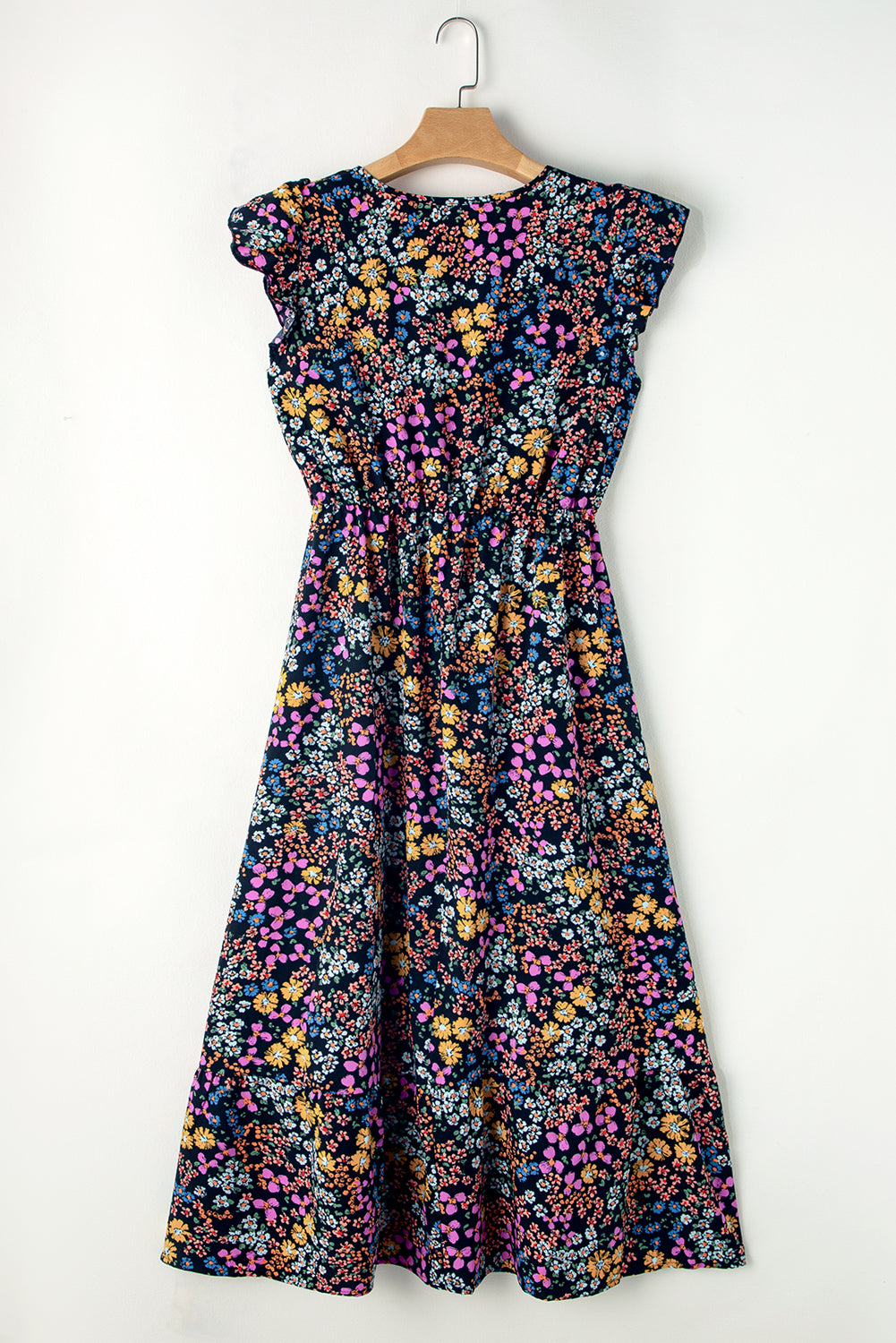 ชุดเดรส Midi Dress คอวีแขนยาวลายดอกไม้สีดำ