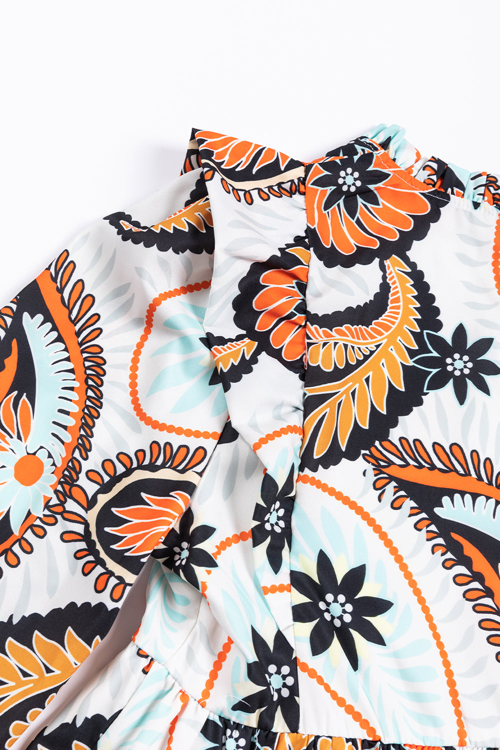 มินิเดรสแขนพัฟพิมพ์ลาย Boho Paisley ดอกไม้สีขาว
