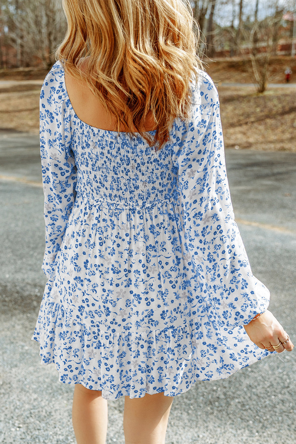มินิเดรสแขนพัฟสม็อกลายดอกไม้ Boho สีฟ้าอ่อน